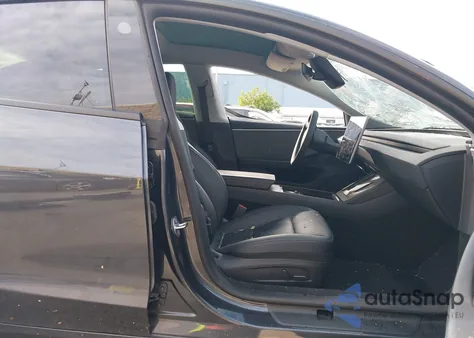 2025 Tesla Model 3 Long Range Rear-Wheel Drive/Standard Rear-Wheel Drive from USA, damaged, VIN 5YJ3E1EA9SF009743